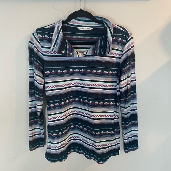 WOOLRICH South Western Aztec Print Long Sleeved Shirt with Button Neck. Size M - Picture 8 of 9